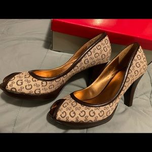 Guess - Benni Peep-toe Heels